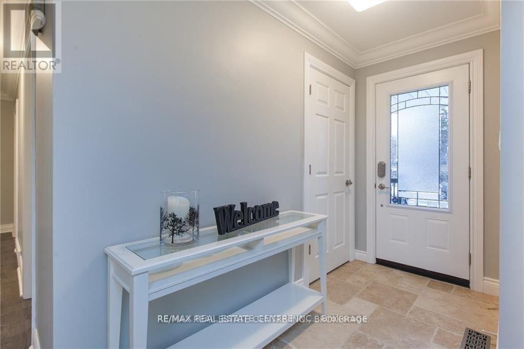 Upper - 119 Alison Avenue, Cambridge, Ontario  N1R 1N5 - Photo 5 - X12681658