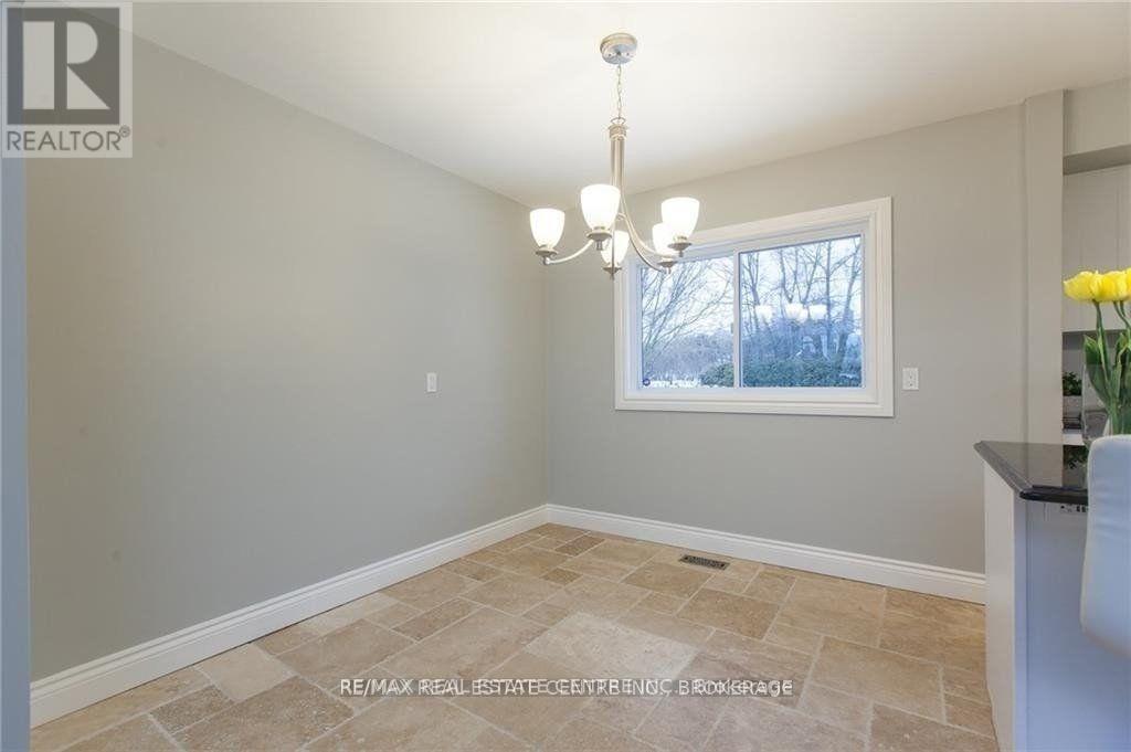 Upper - 119 Alison Avenue, Cambridge, Ontario  N1R 1N5 - Photo 6 - X12681658