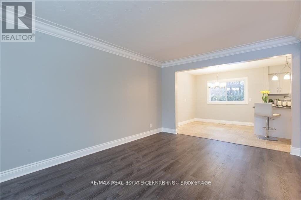 Upper - 119 Alison Avenue, Cambridge, Ontario  N1R 1N5 - Photo 7 - X12681658