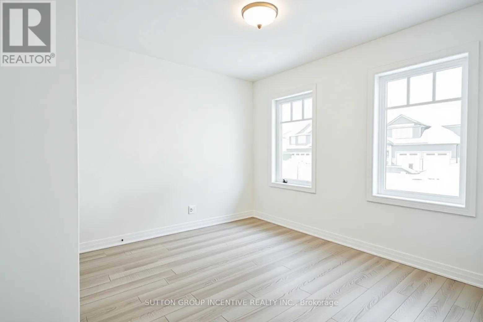 47 Harold Avenue, Severn, Ontario  L0K 1E0 - Photo 4 - S12662260