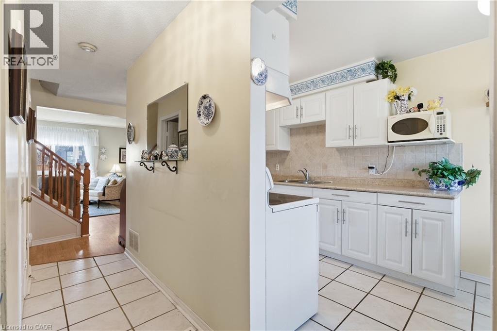 618 Barton Street Unit# 4, Stoney Creek, Ontario L8E 4X3 - Photo 4 - 40797466