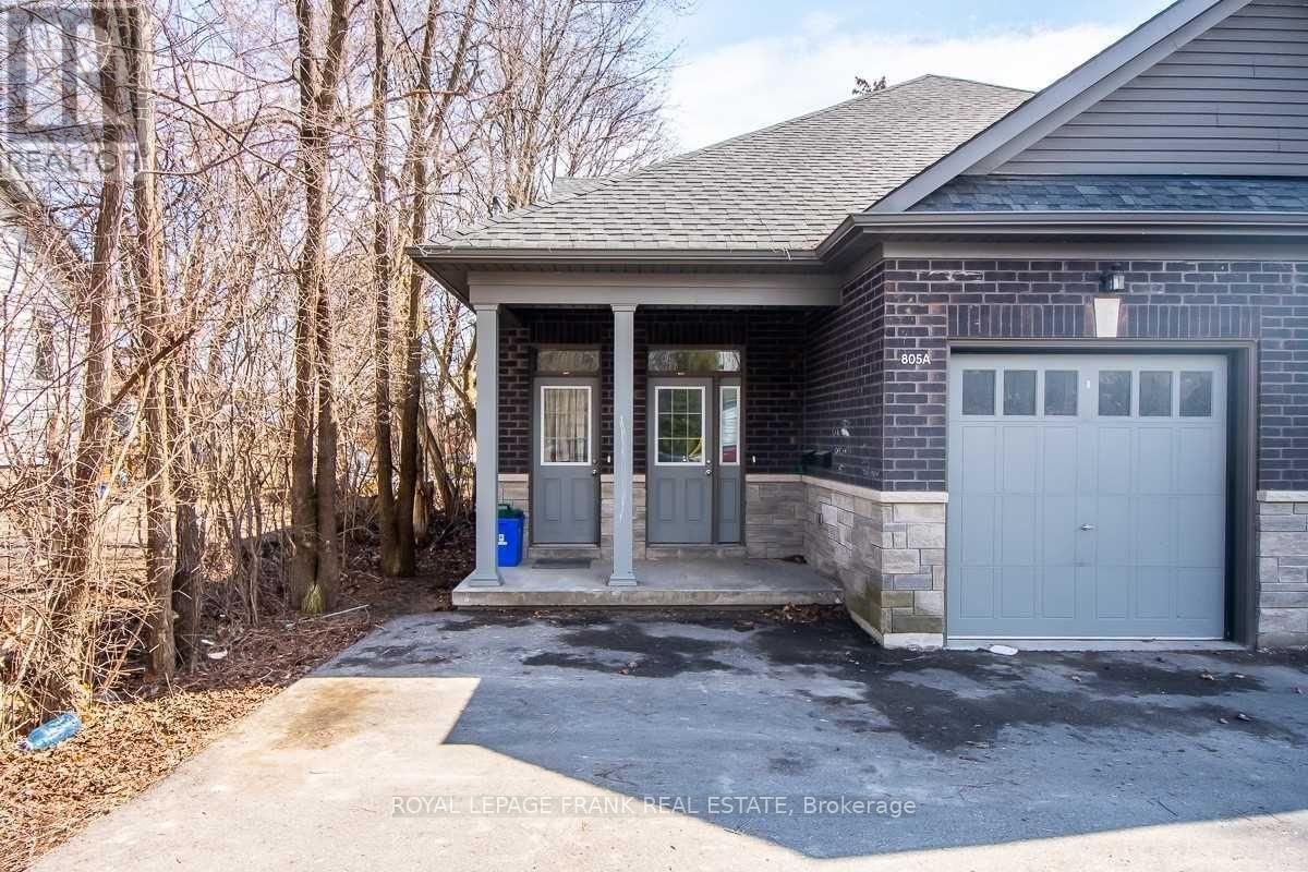 805A DUNDAS STREET W, Whitby, Ontario