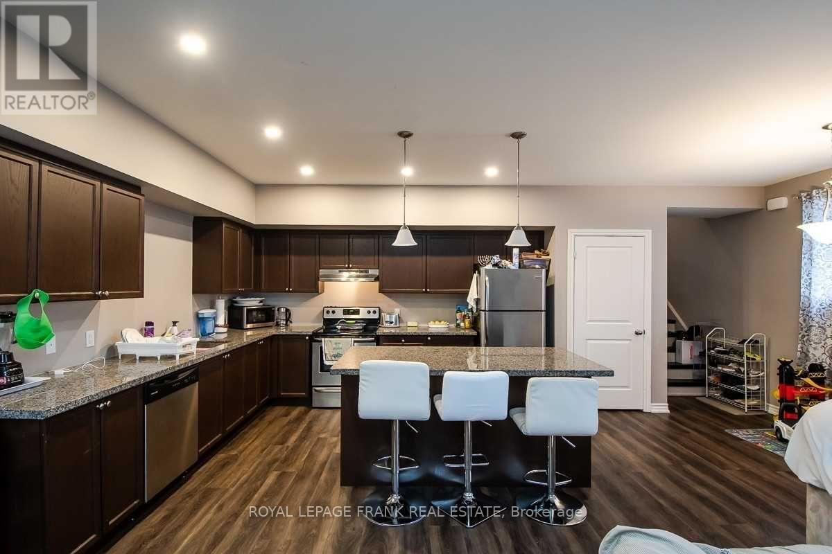 805a Dundas Street W, Whitby, Ontario  L1N 2N6 - Photo 13 - E12681692