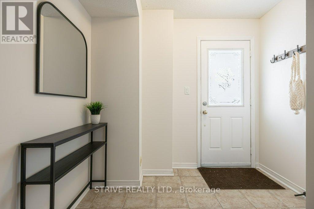 129 - 148 Louisbourg Way, Markham, Ontario  L6E 0C3 - Photo 5 - N12681714