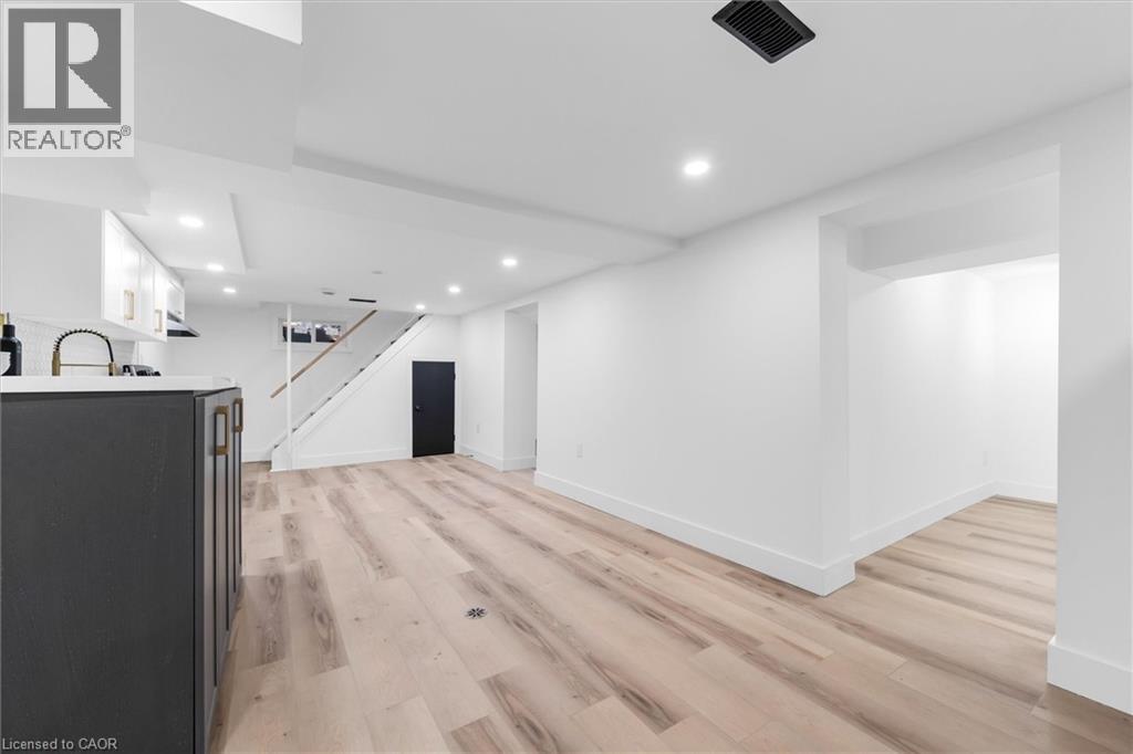 39 Grandfield Street, Hamilton, Ontario  L8T 2H1 - Photo 29 - 40796375