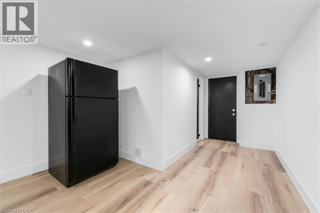 39 Grandfield Street, Hamilton, Ontario  L8T 2H1 - Photo 30 - 40796375