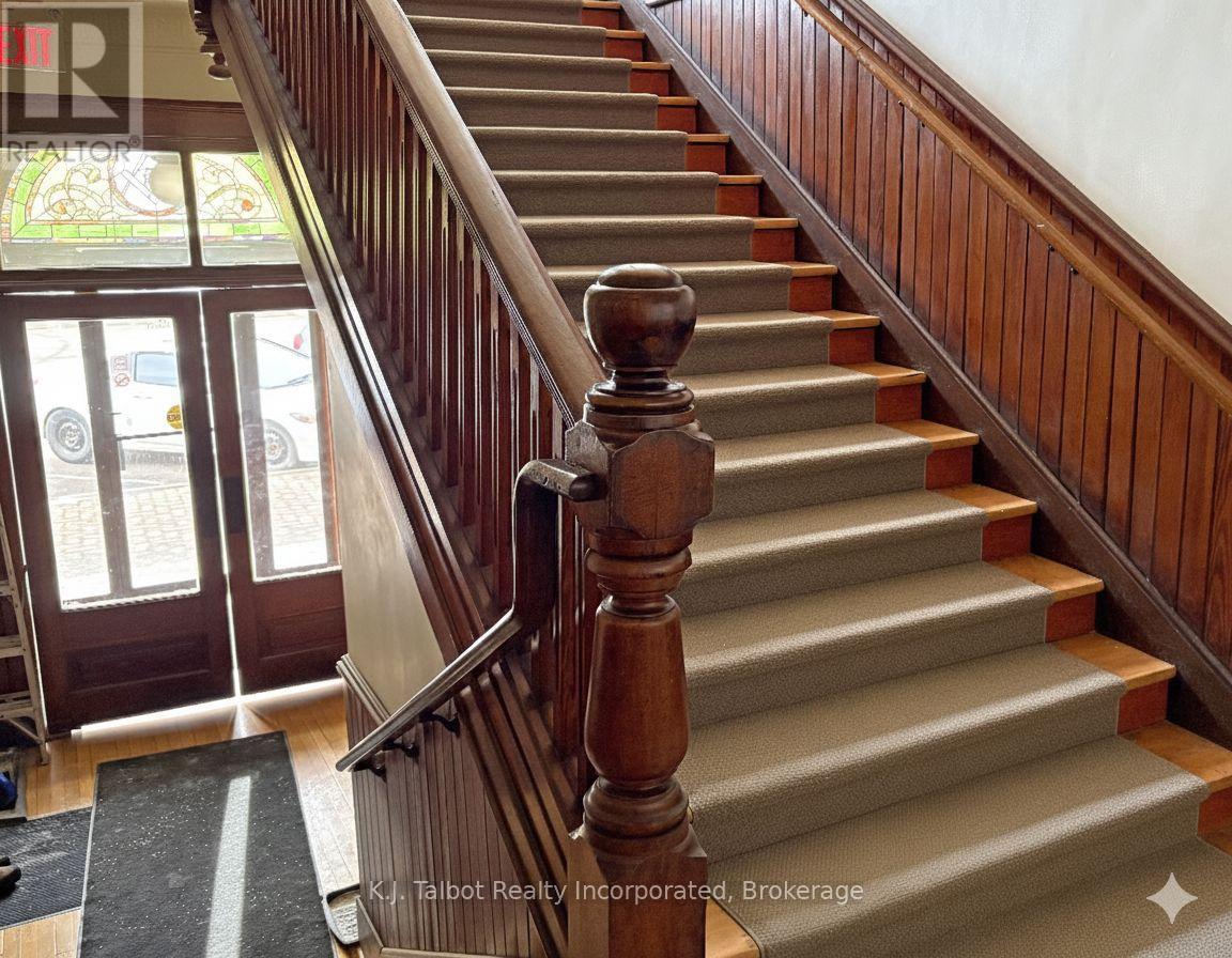 Unit H - 39 West Street, Goderich (Goderich (Town)), Ontario  N7A 2K5 - Photo 2 - X12681770