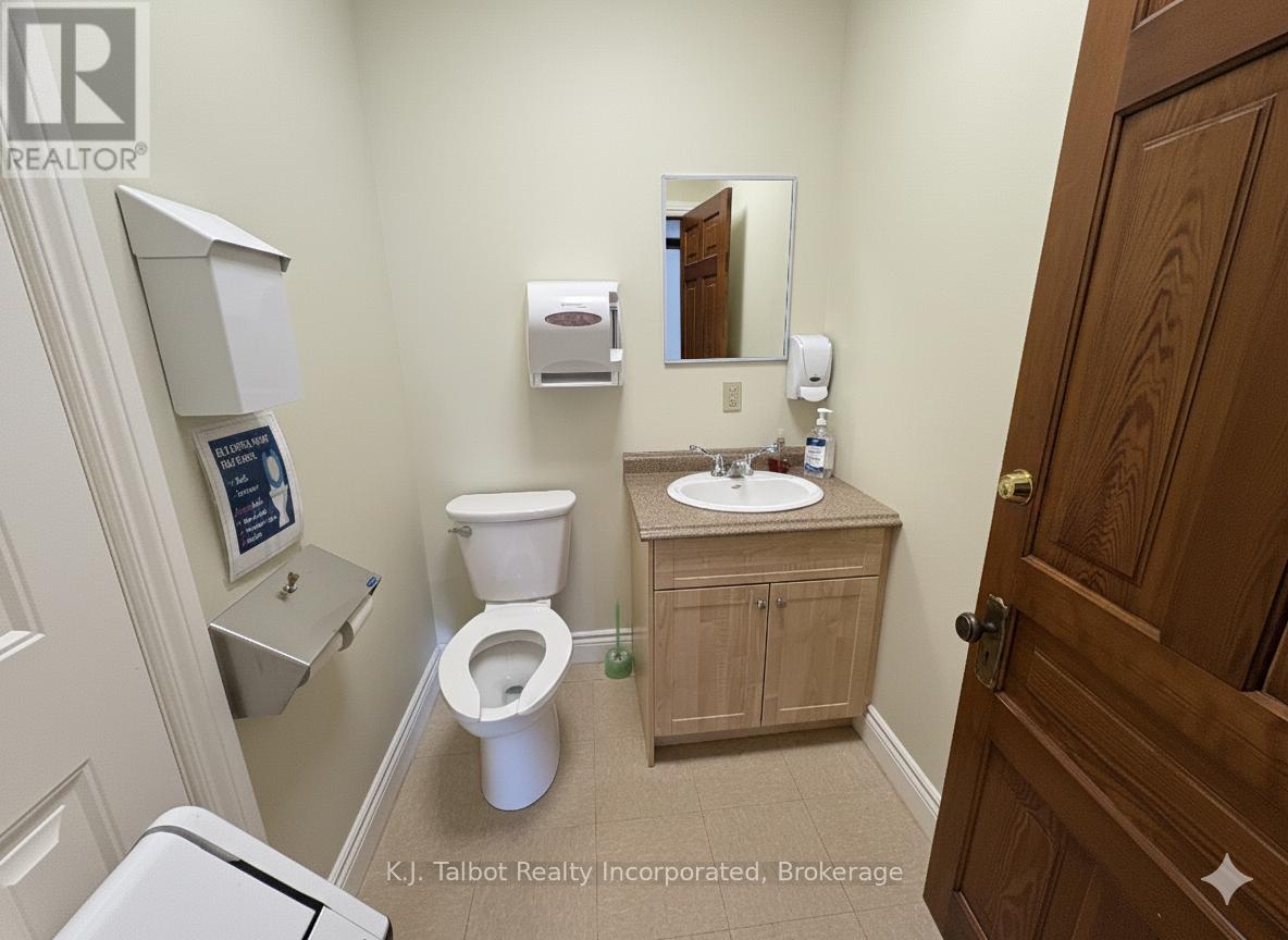 Unit H - 39 West Street, Goderich (Goderich (Town)), Ontario  N7A 2K5 - Photo 6 - X12681770