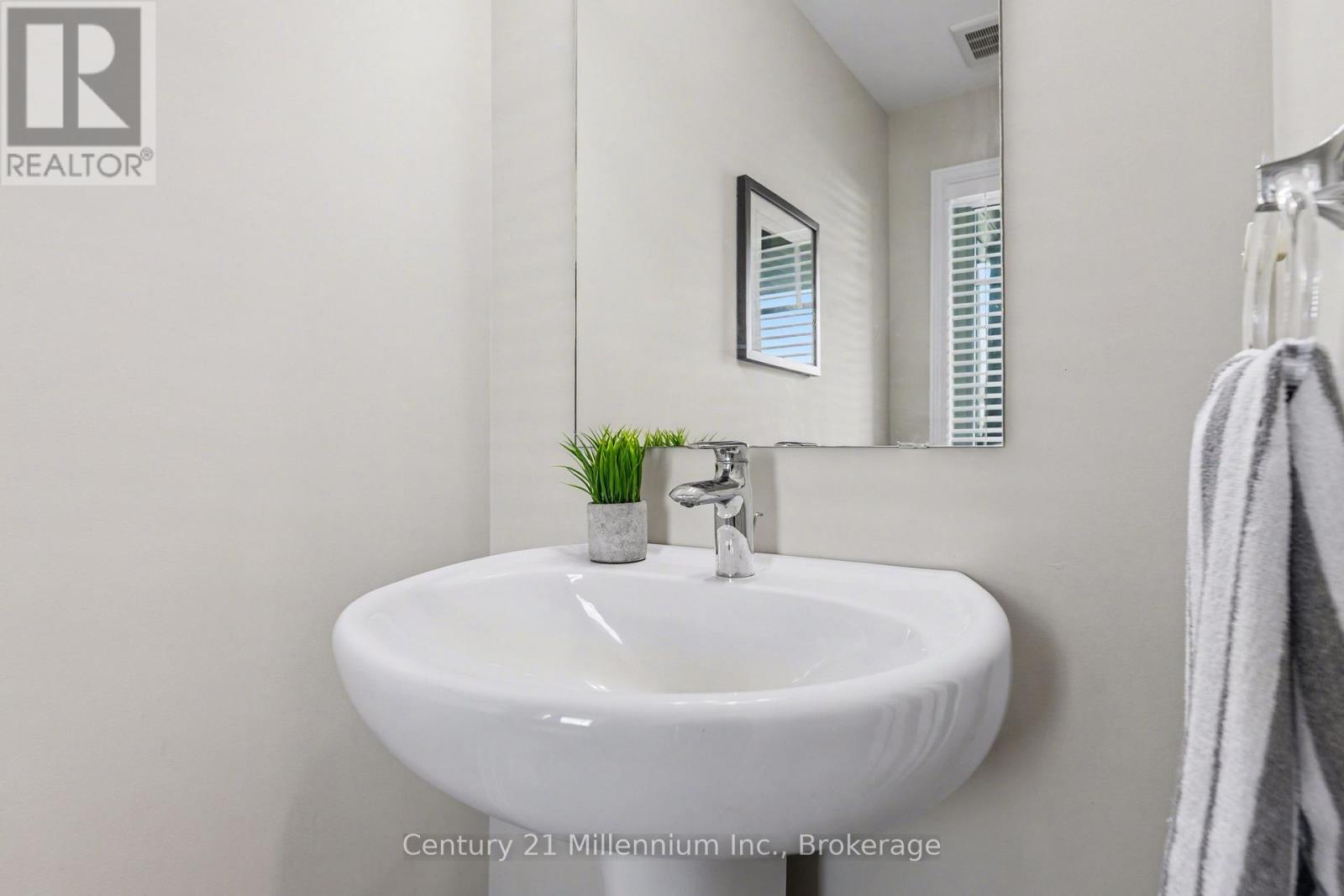 103 Mullin Street, Grey Highlands, Ontario  N0C 1H0 - Photo 9 - X12681776