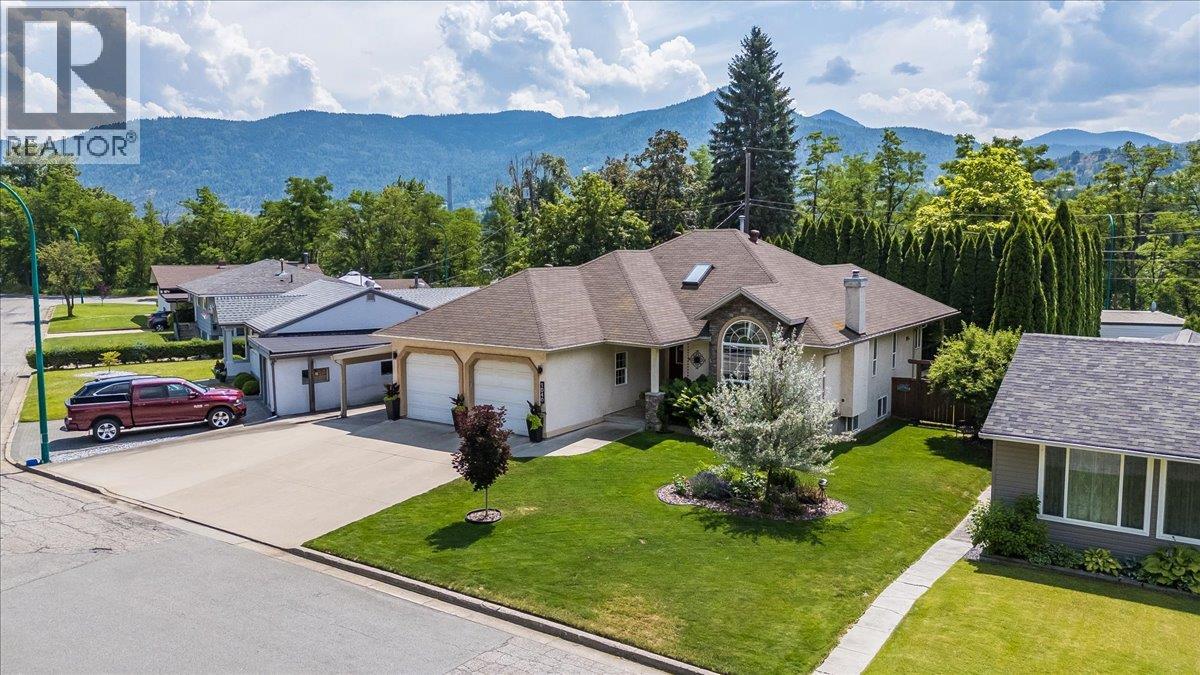 1040 Regan Crescent, Trail, British Columbia