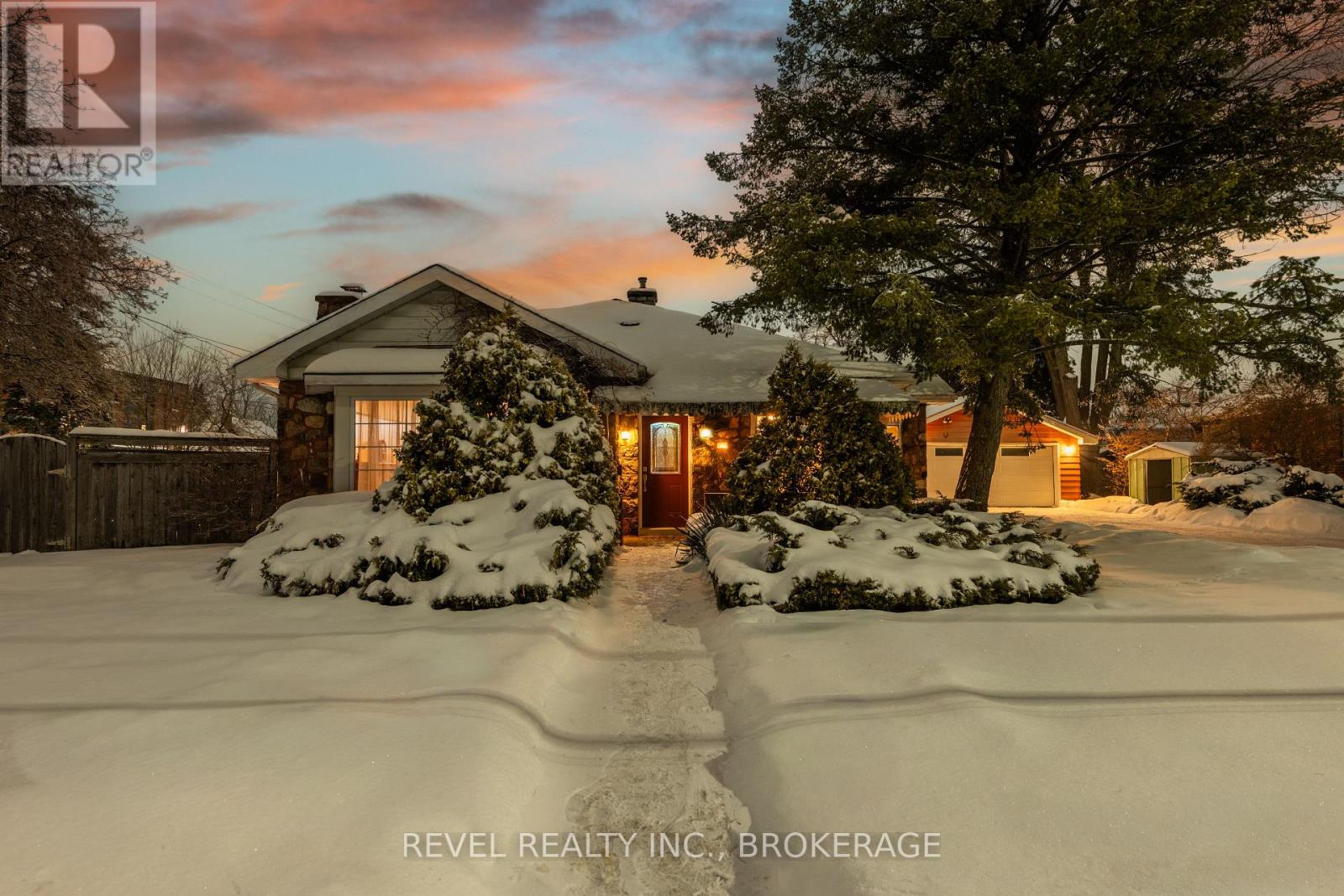 235 Park Street, Kingston, Ontario  K7L 1K4 - Photo 1 - X12681784