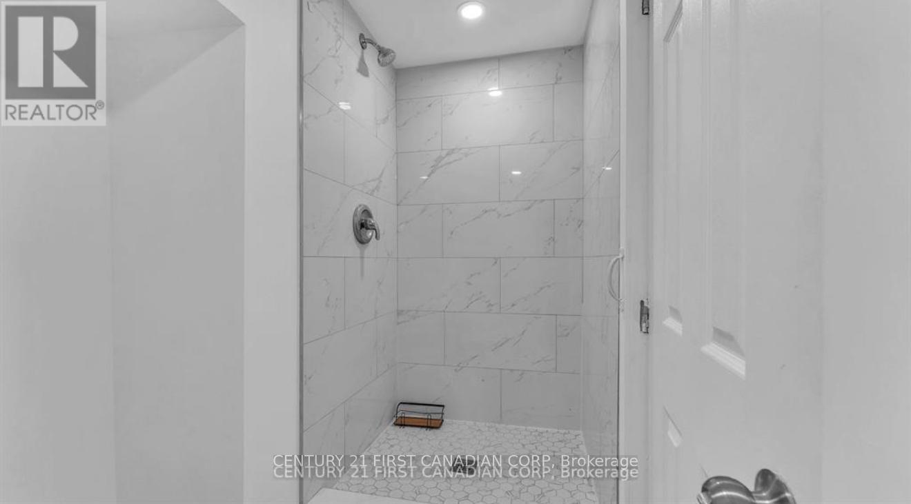 413 Main St Street S, South Huron, Ontario  N0M 1S2 - Photo 4 - X12681904