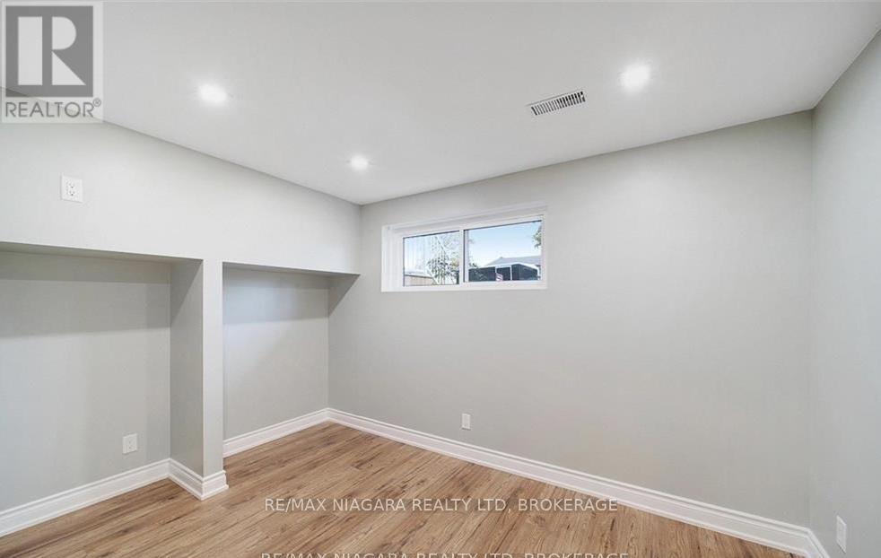 Lower Unit - 4102 Brookdale Drive, Niagara Falls, Ontario  L2H 2B4 - Photo 8 - X12680408