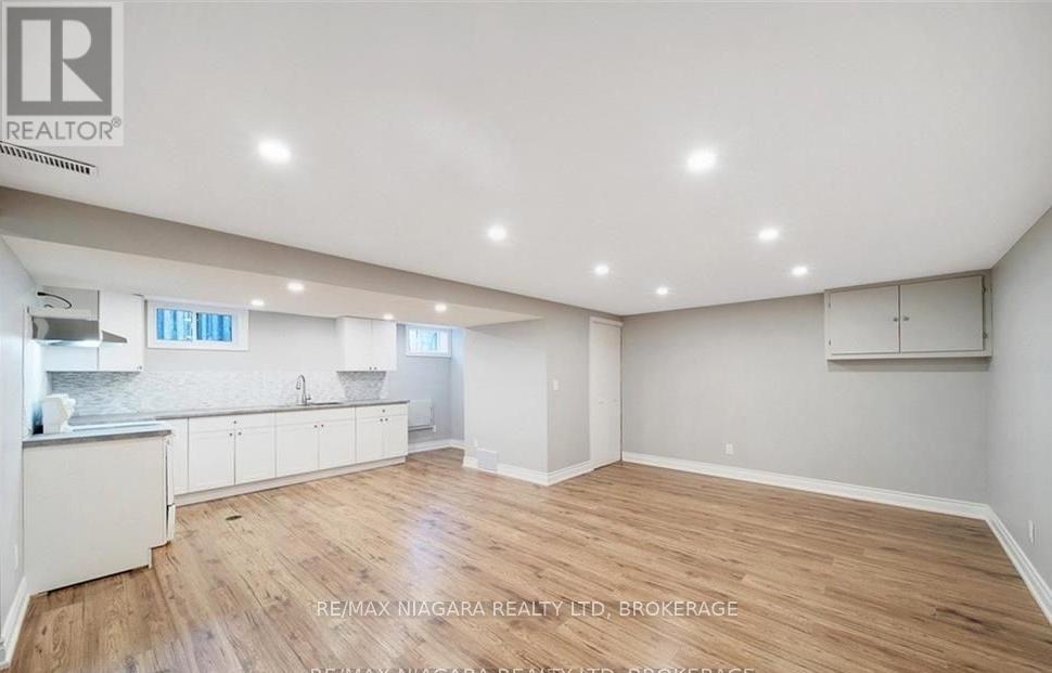 Lower Unit - 4102 Brookdale Drive, Niagara Falls, Ontario  L2H 2B4 - Photo 4 - X12680408