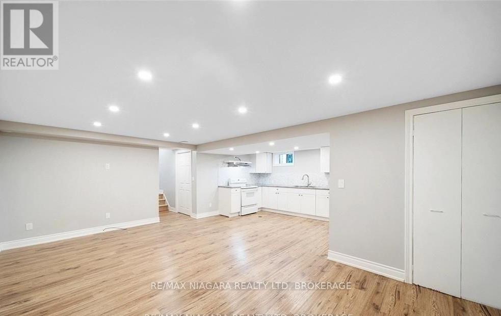 Lower Unit - 4102 Brookdale Drive, Niagara Falls, Ontario  L2H 2B4 - Photo 7 - X12680408