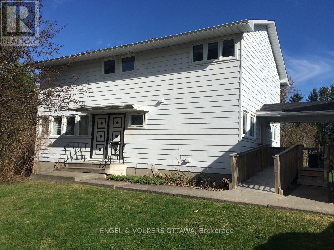 890 GREENBRIAR AVENUE, Ottawa, Ontario