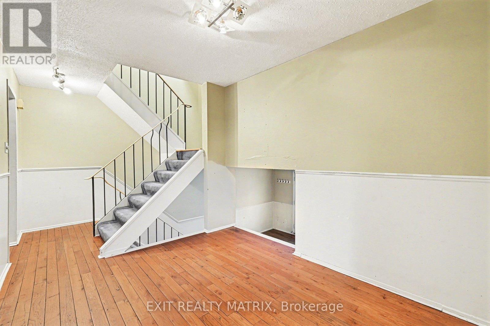 48 Peary Way, Ottawa, Ontario  K2L 1Z8 - Photo 18 - X12681832