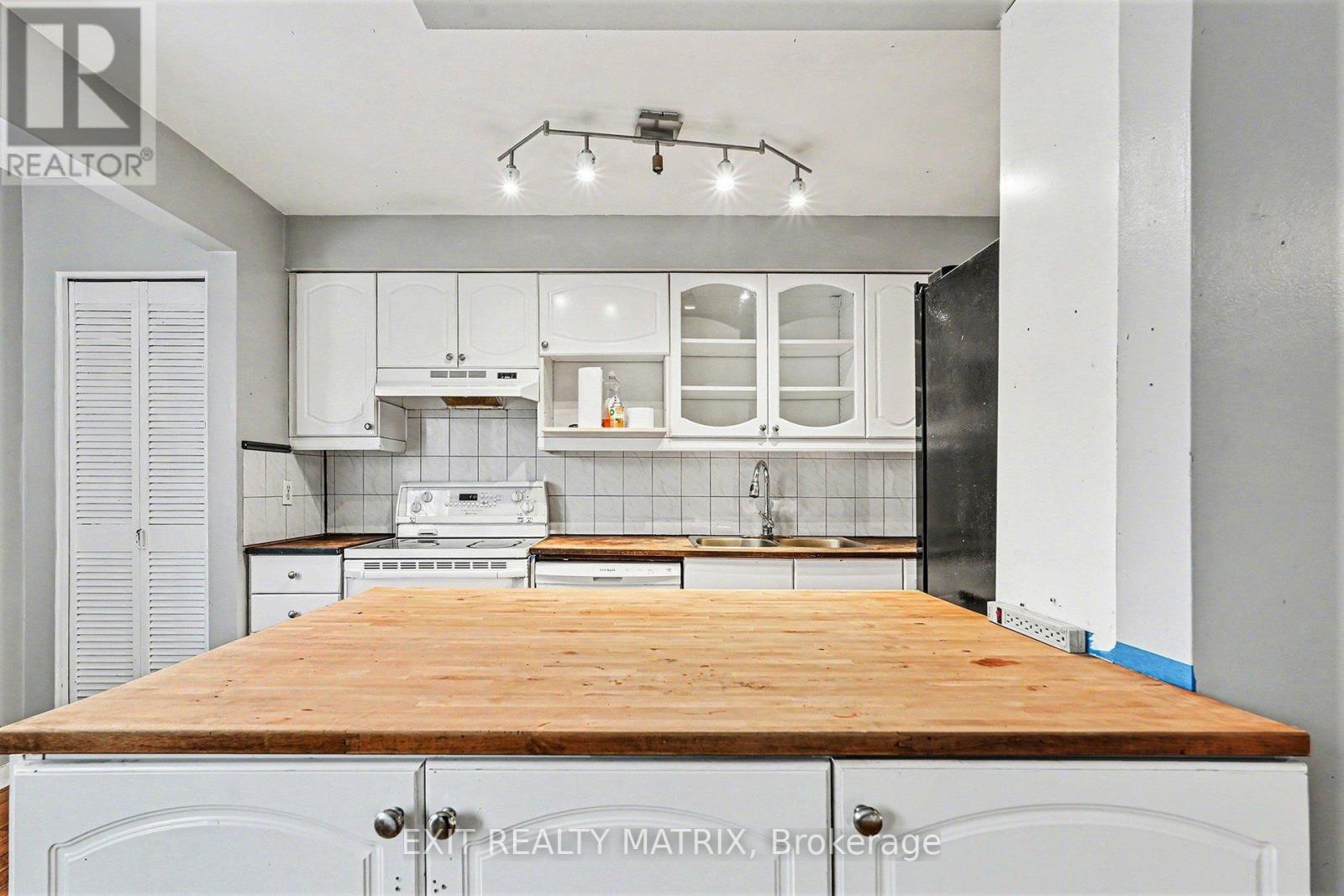 48 Peary Way, Ottawa, Ontario  K2L 1Z8 - Photo 9 - X12681832