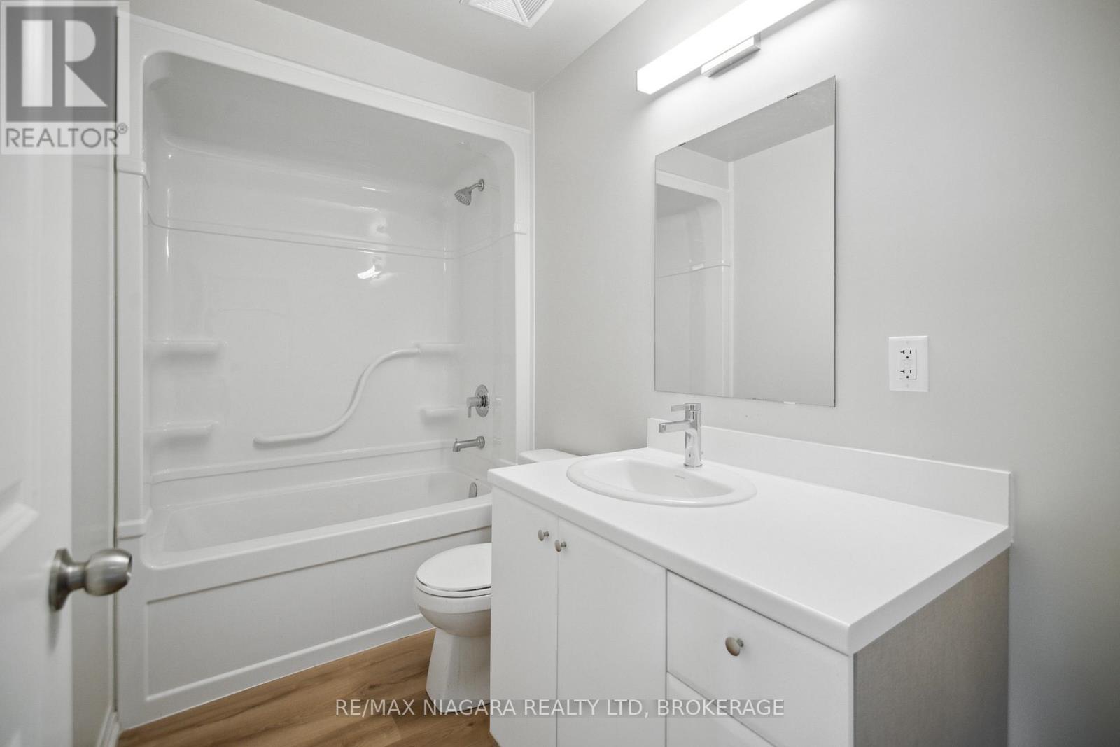 443 - 50 Herrick Avenue, St. Catharines (Oakdale), Ontario  L2P 2S4 - Photo 12 - X12681894