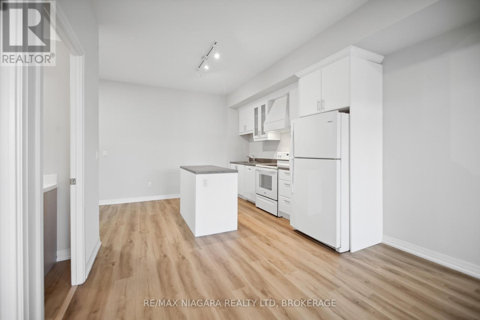 443 - 50 Herrick Avenue, St. Catharines (Oakdale), Ontario  L2P 2S4 - Photo 8 - X12681894