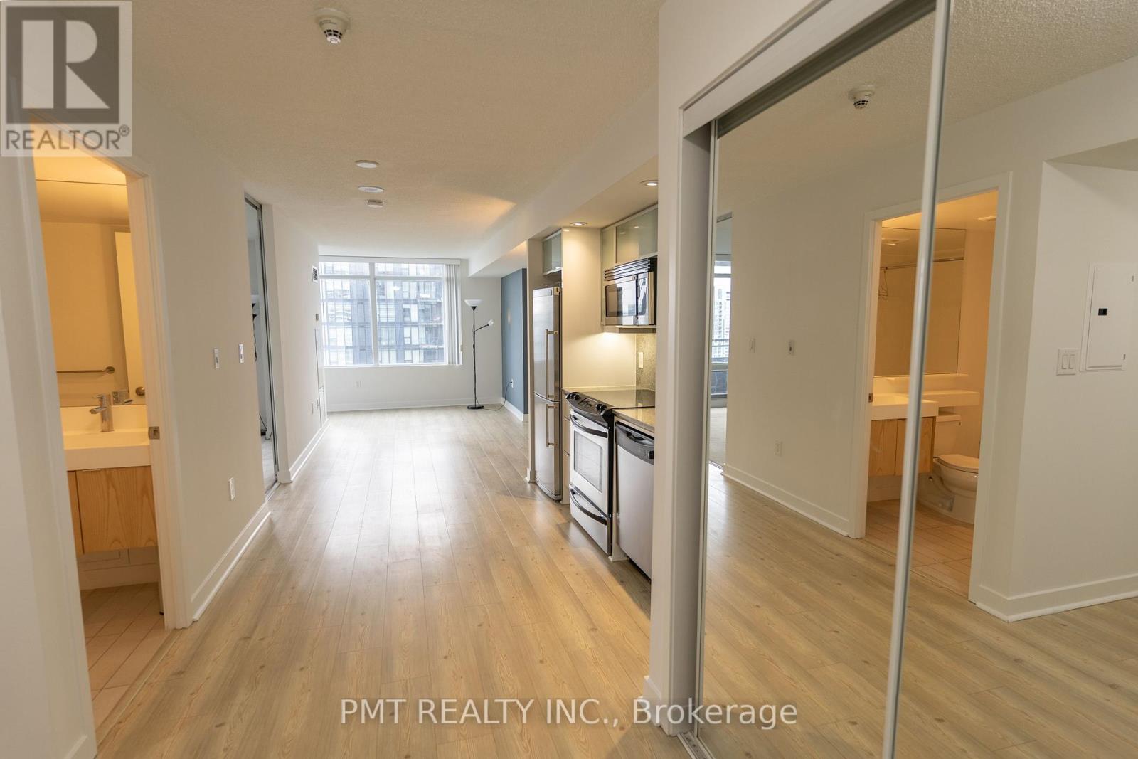 4008 - 25 Telegram Mews, Toronto, Ontario  M5V 3Z1 - Photo 2 - C12681678
