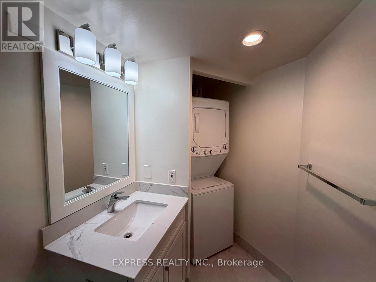 207 - 942 Yonge Street, Toronto, Ontario  M4W 3S8 - Photo 7 - C12681694