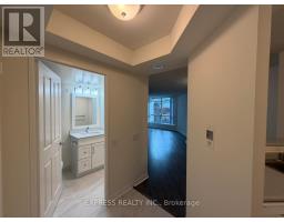 207 - 942 YONGE STREET, Toronto, Ontario