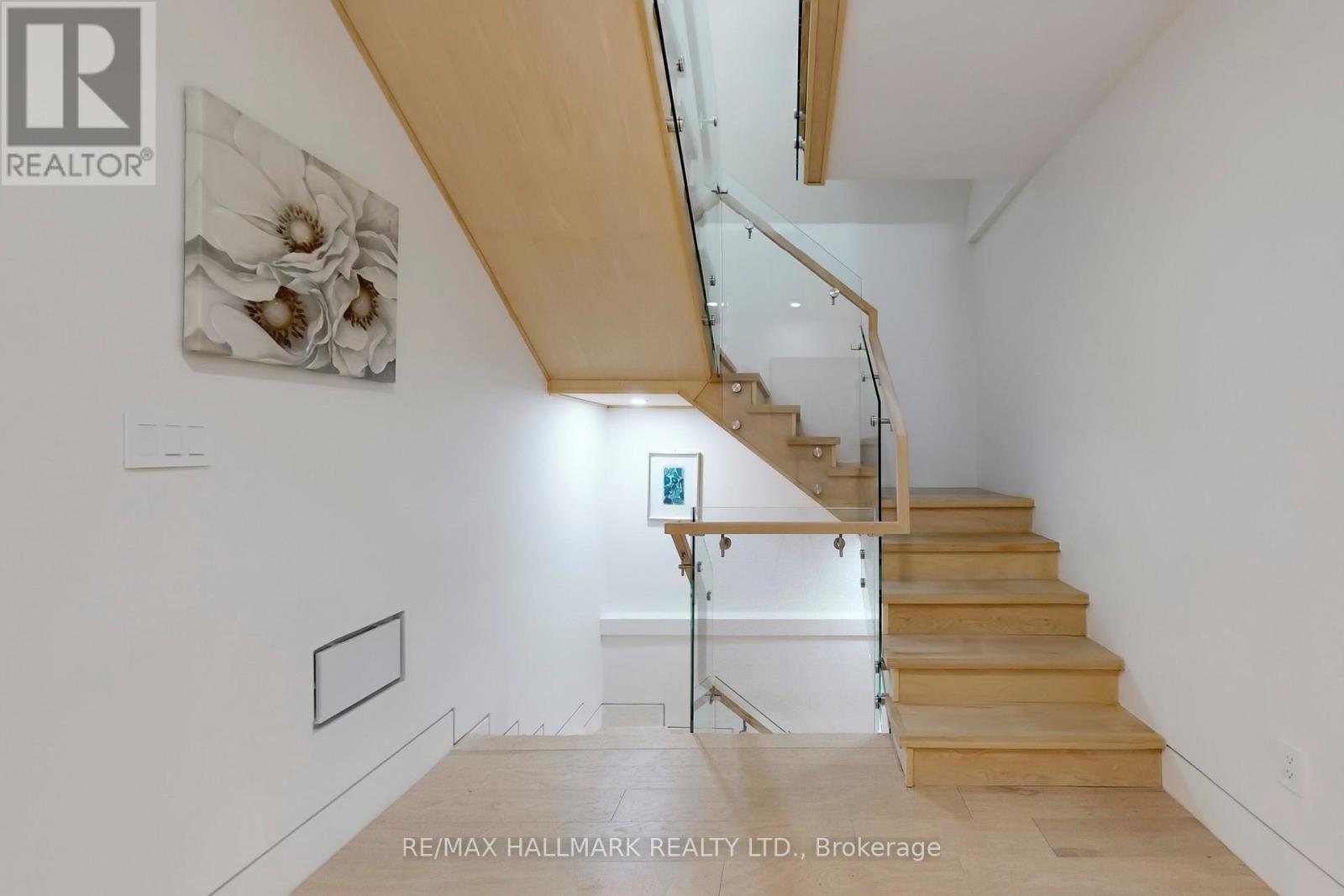 16 Mulberry Crescent, Toronto, Ontario  M6C 1N5 - Photo 26 - C12681758