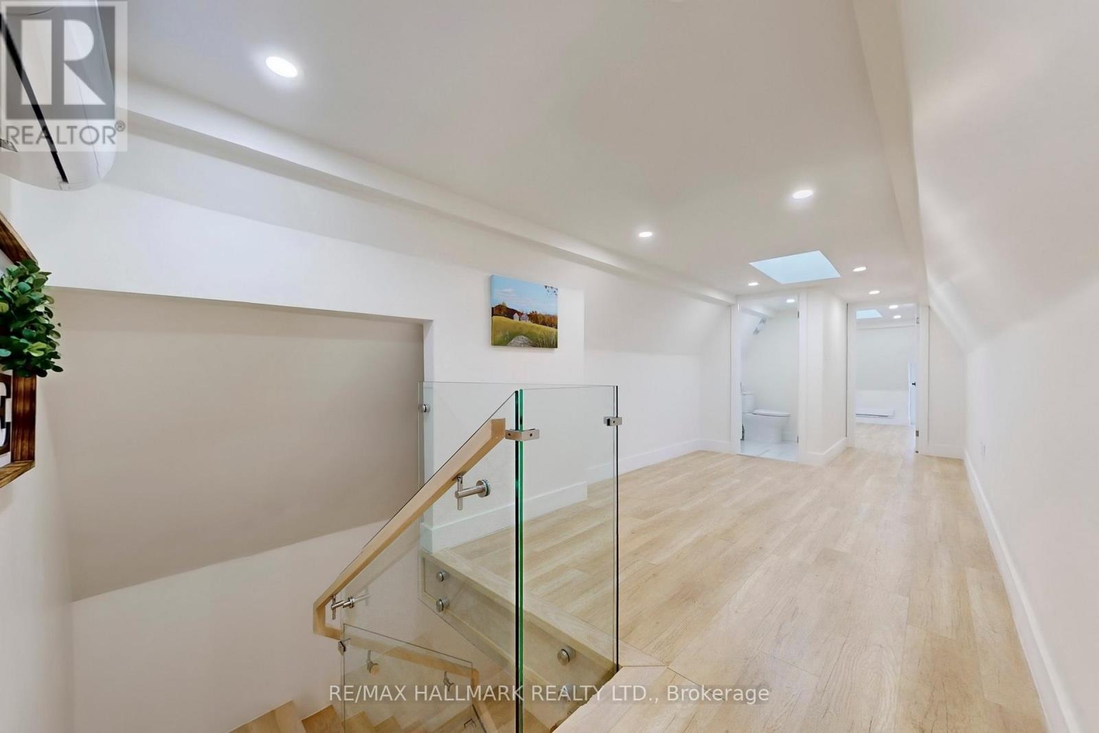 16 Mulberry Crescent, Toronto, Ontario  M6C 1N5 - Photo 27 - C12681758