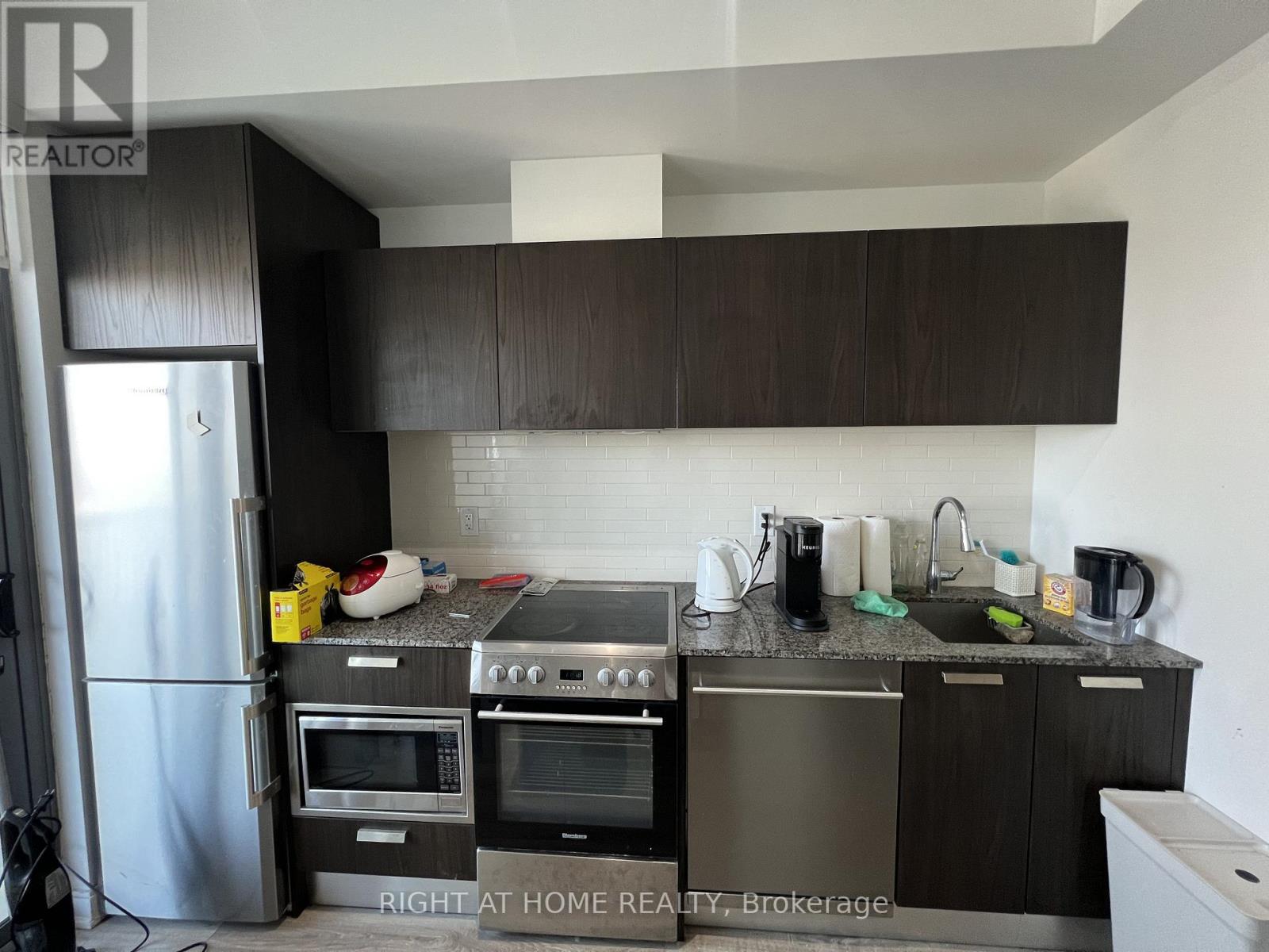 50 Charles Street E, Toronto, Ontario  M4Y 0C3 - Photo 3 - C12681786