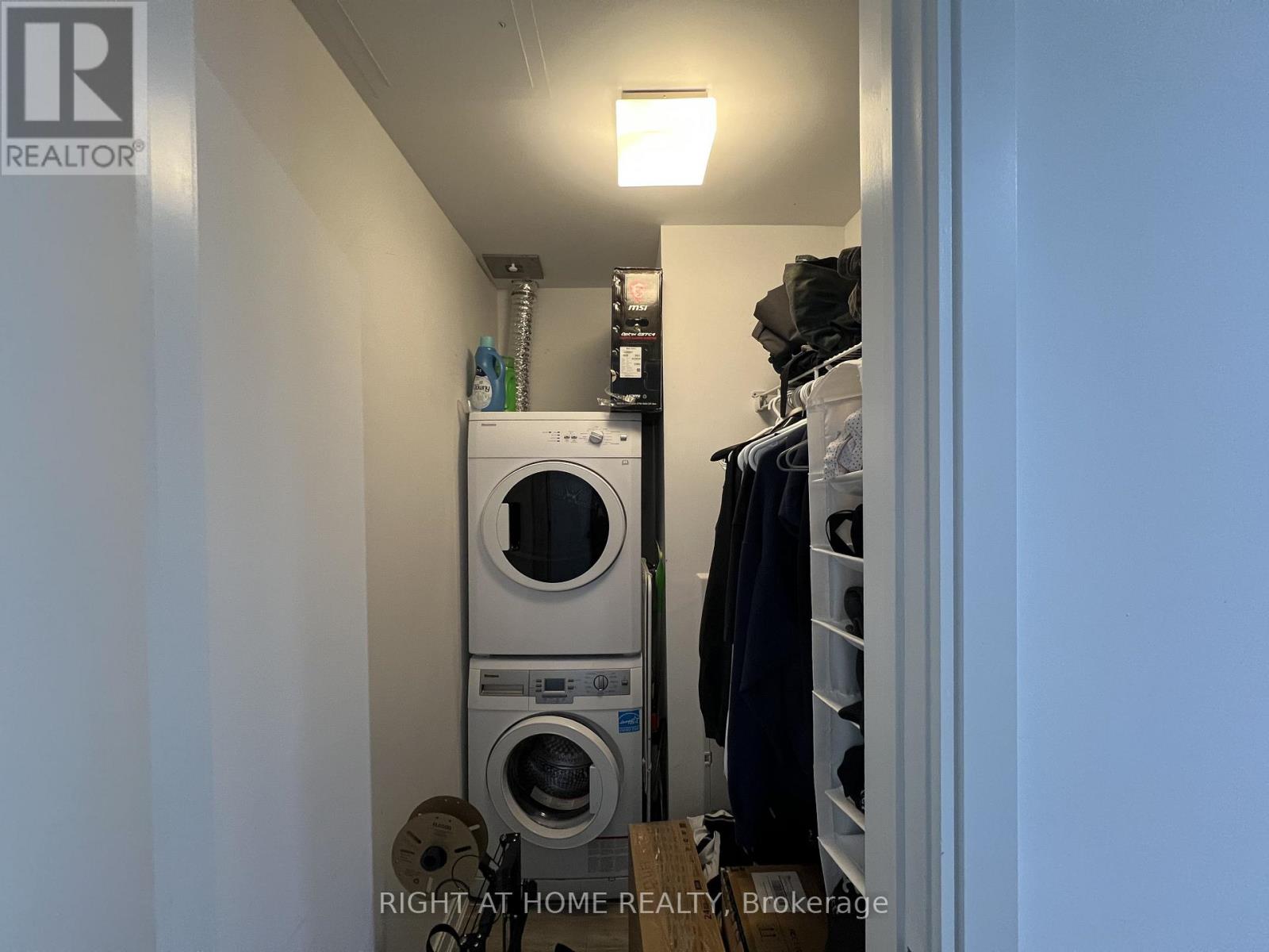 50 Charles Street E, Toronto, Ontario  M4Y 0C3 - Photo 4 - C12681786