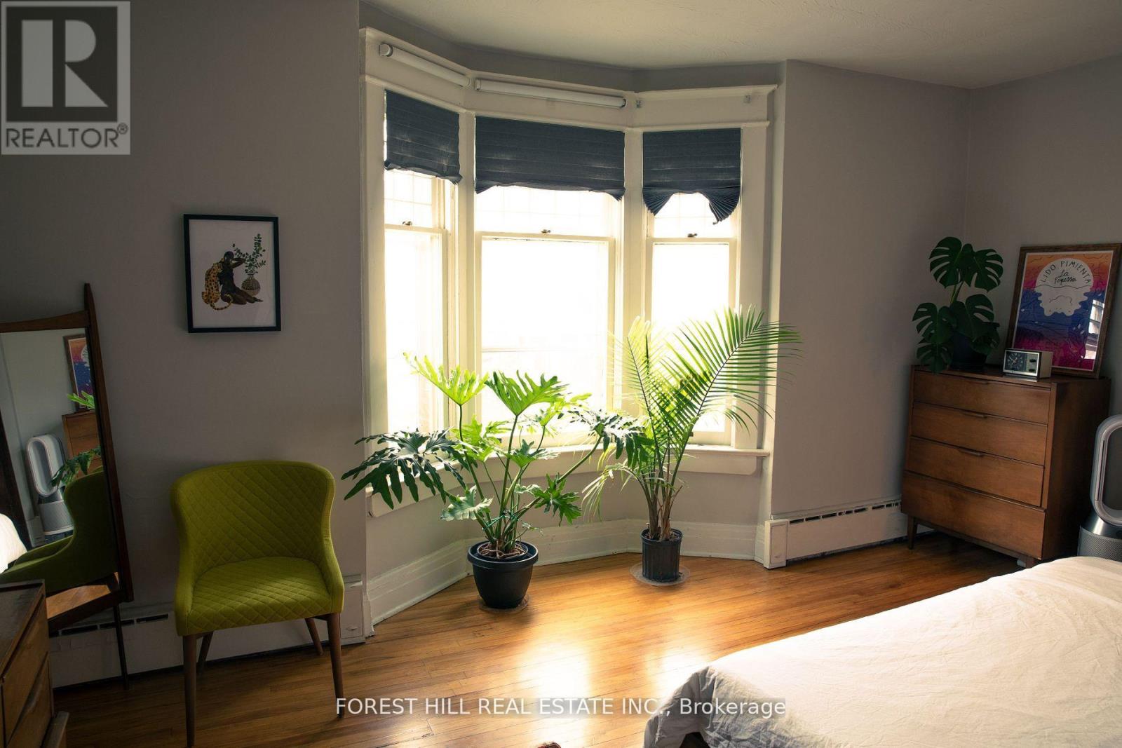 Upper - 338 St Clarens Avenue, Toronto, Ontario  M6H 3W3 - Photo 10 - C12681874