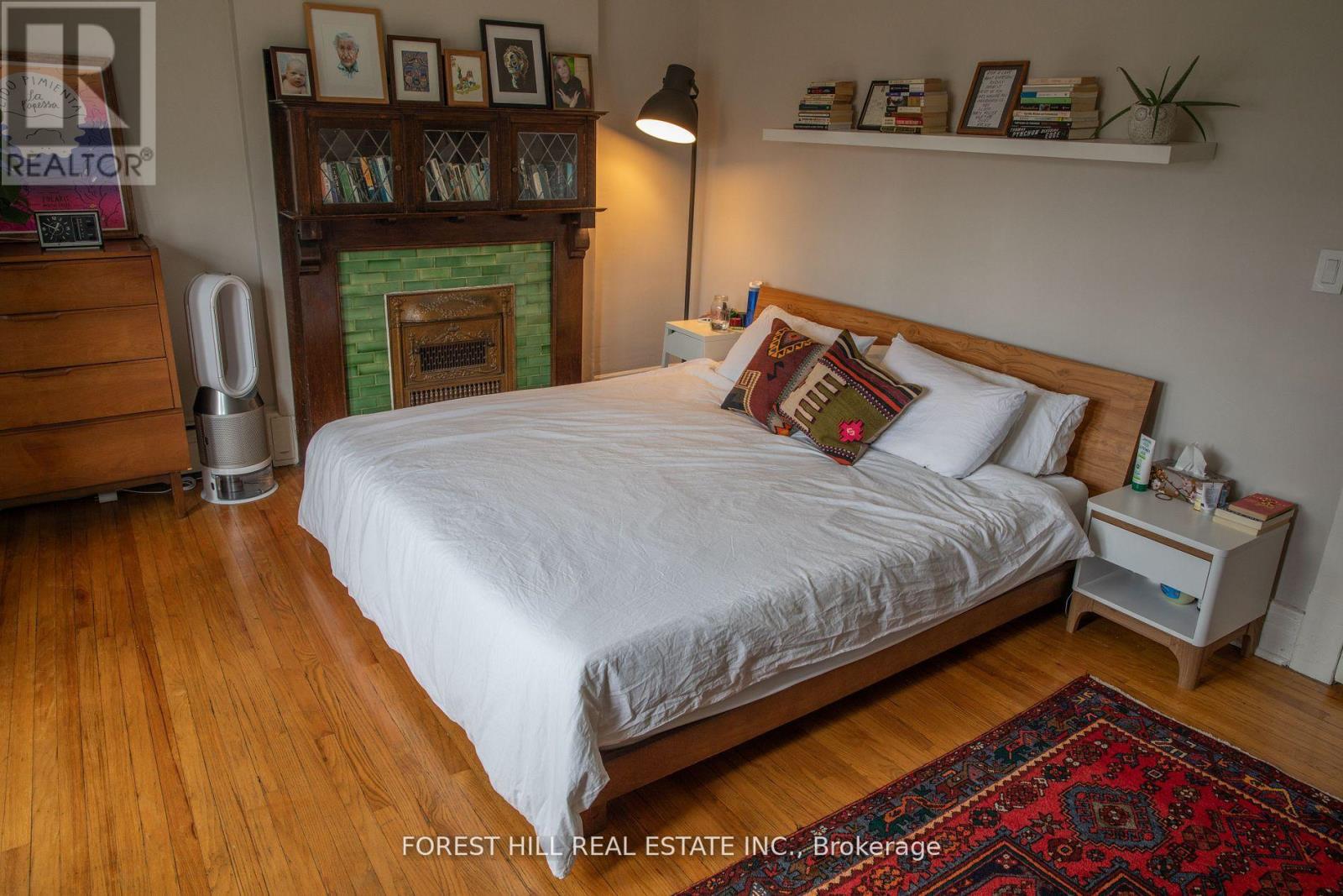 Upper - 338 St Clarens Avenue, Toronto, Ontario  M6H 3W3 - Photo 9 - C12681874