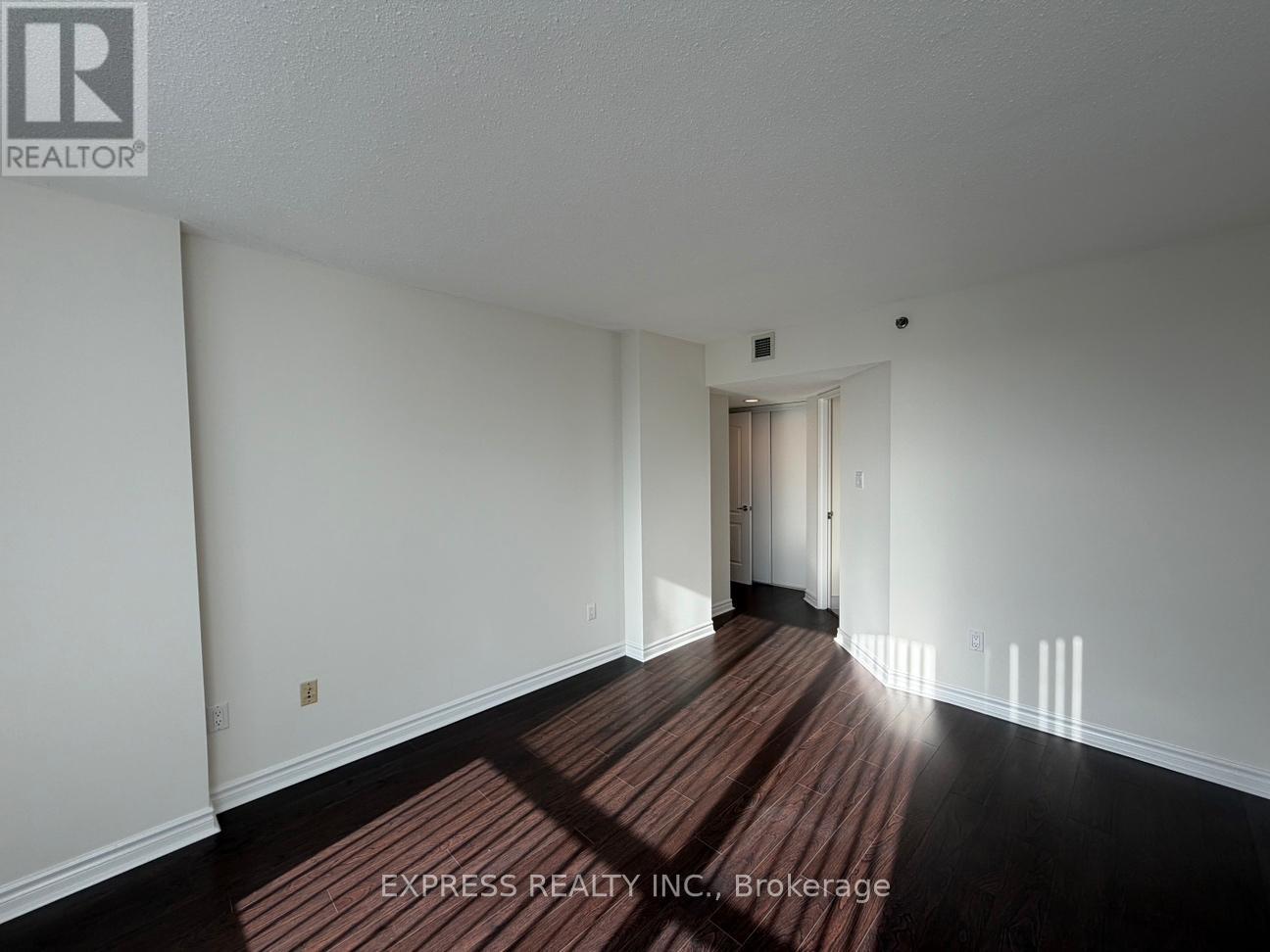 2711 - 38 Elm Street, Toronto, Ontario  M5G 2K5 - Photo 10 - C12681918