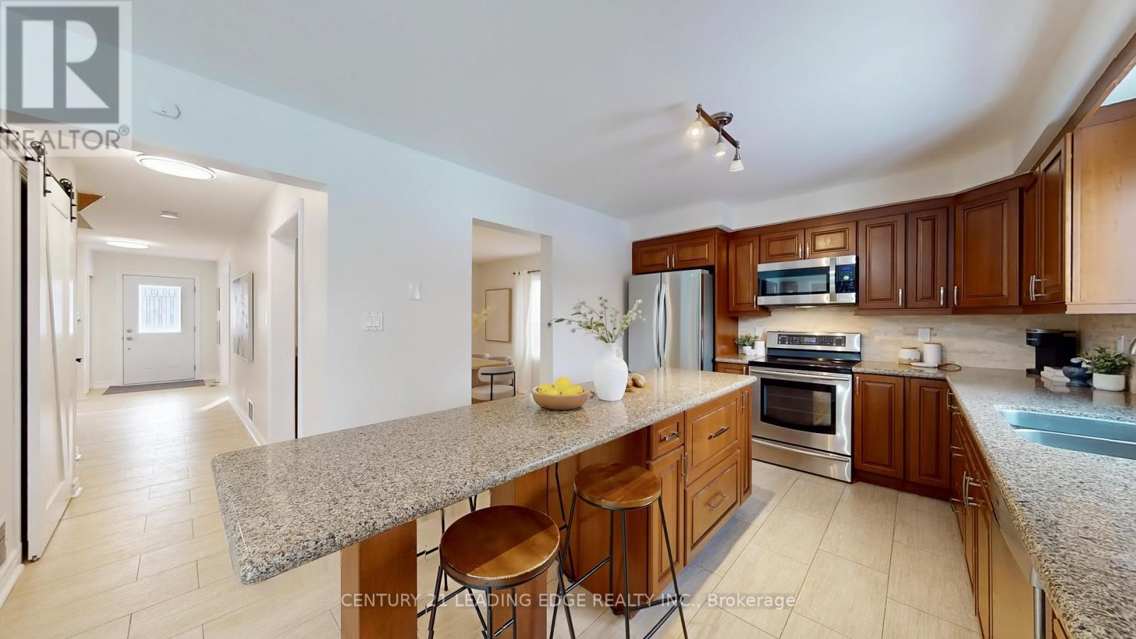 692 Amaretto Avenue, Pickering, Ontario L1X 1L6 - Photo 13 - E12681716