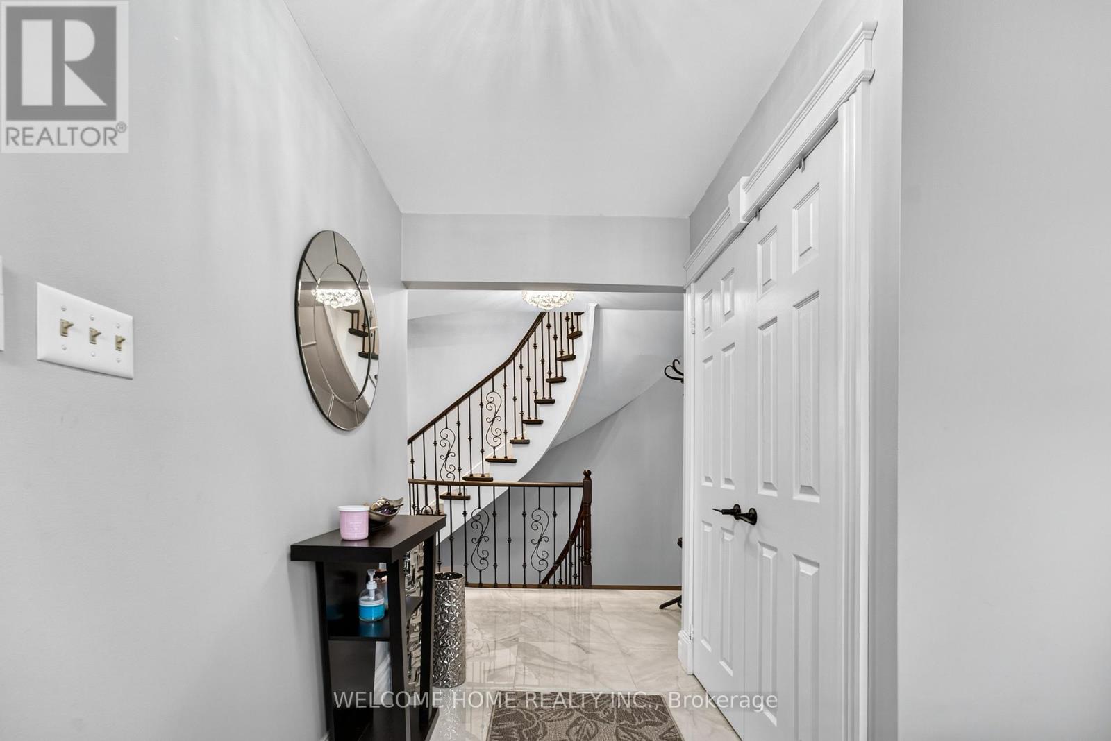 1037 Sandcliff Drive E, Oshawa, Ontario  L1K 2E5 - Photo 4 - E12681796