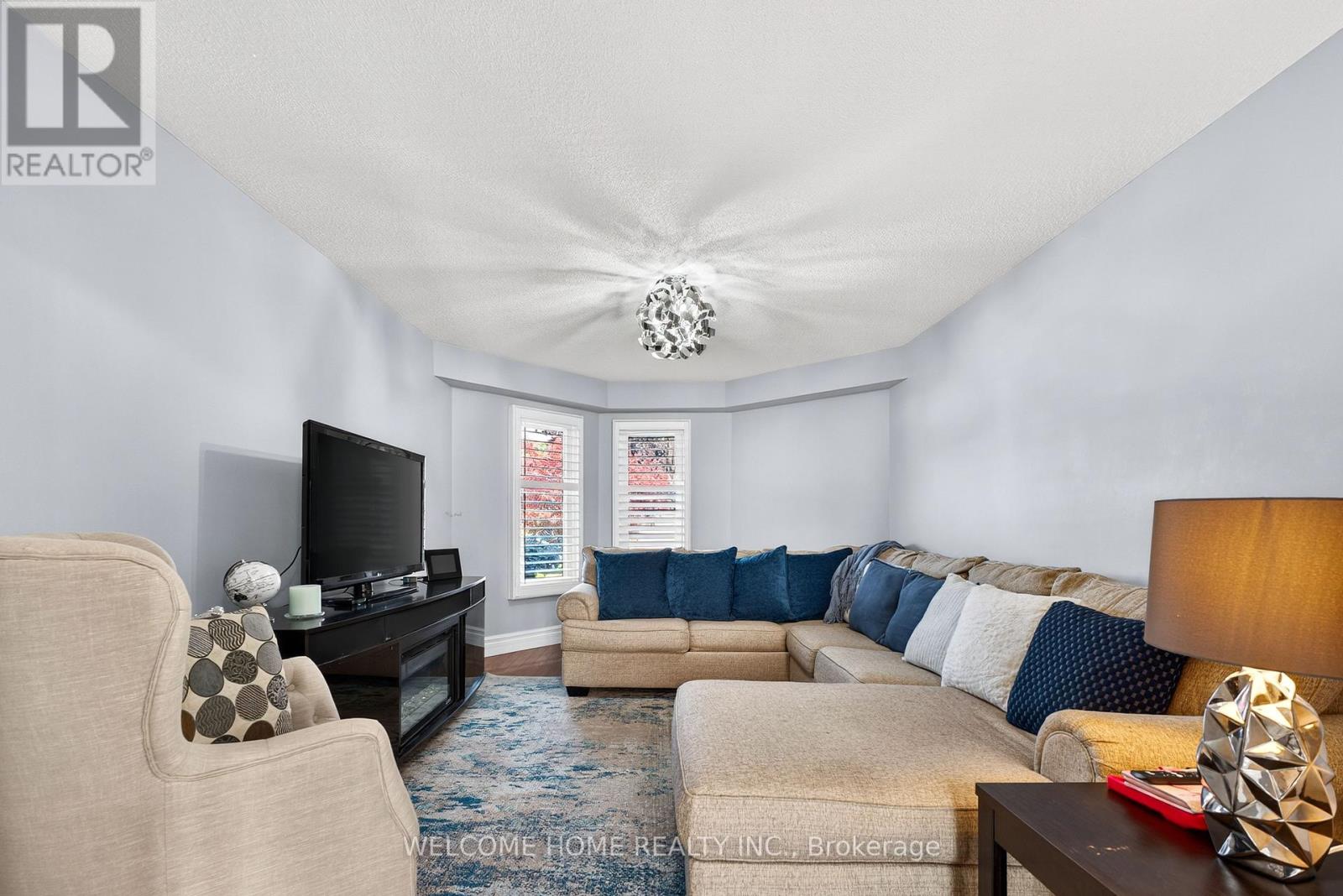 1037 Sandcliff Drive E, Oshawa, Ontario  L1K 2E5 - Photo 5 - E12681796