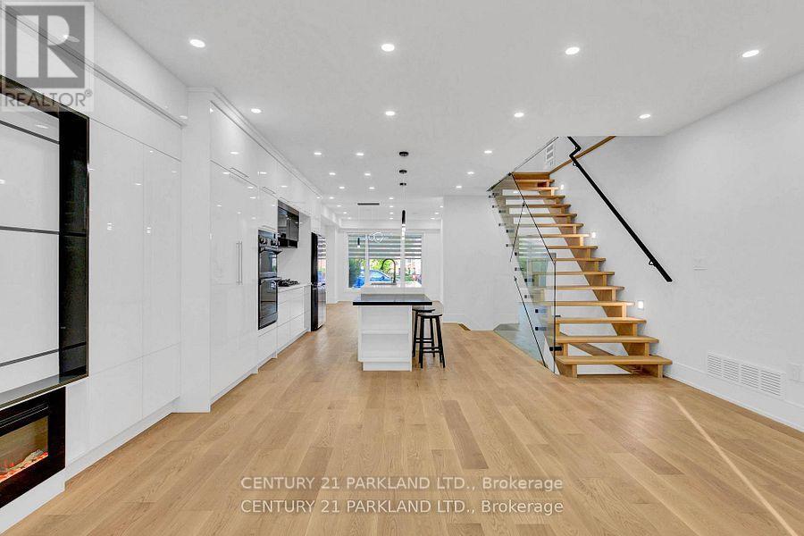 978 Carlaw Avenue, Toronto, Ontario  M4K 3M1 - Photo 11 - E12681800