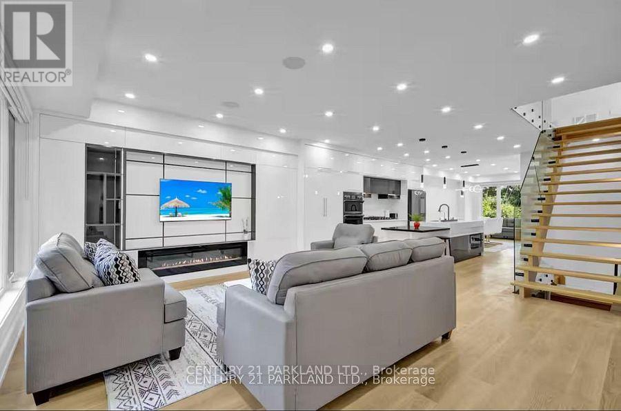 978 Carlaw Avenue, Toronto, Ontario  M4K 3M1 - Photo 5 - E12681800