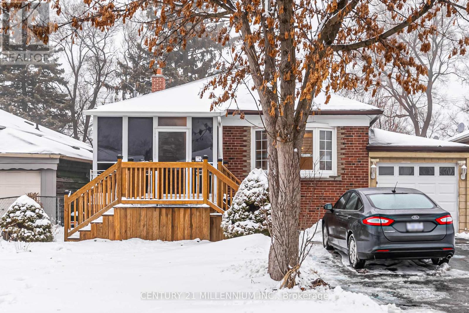 32 CENTURY DRIVE, Toronto, Ontario