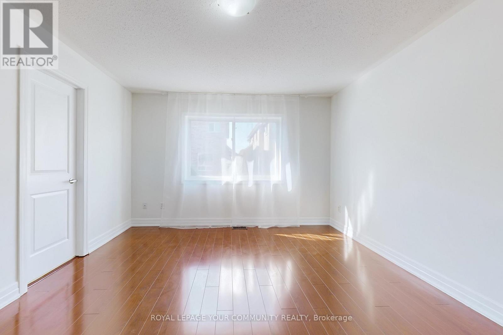 28 Fred Mason Street, Georgina, Ontario  L4P 0B2 - Photo 27 - N12681708