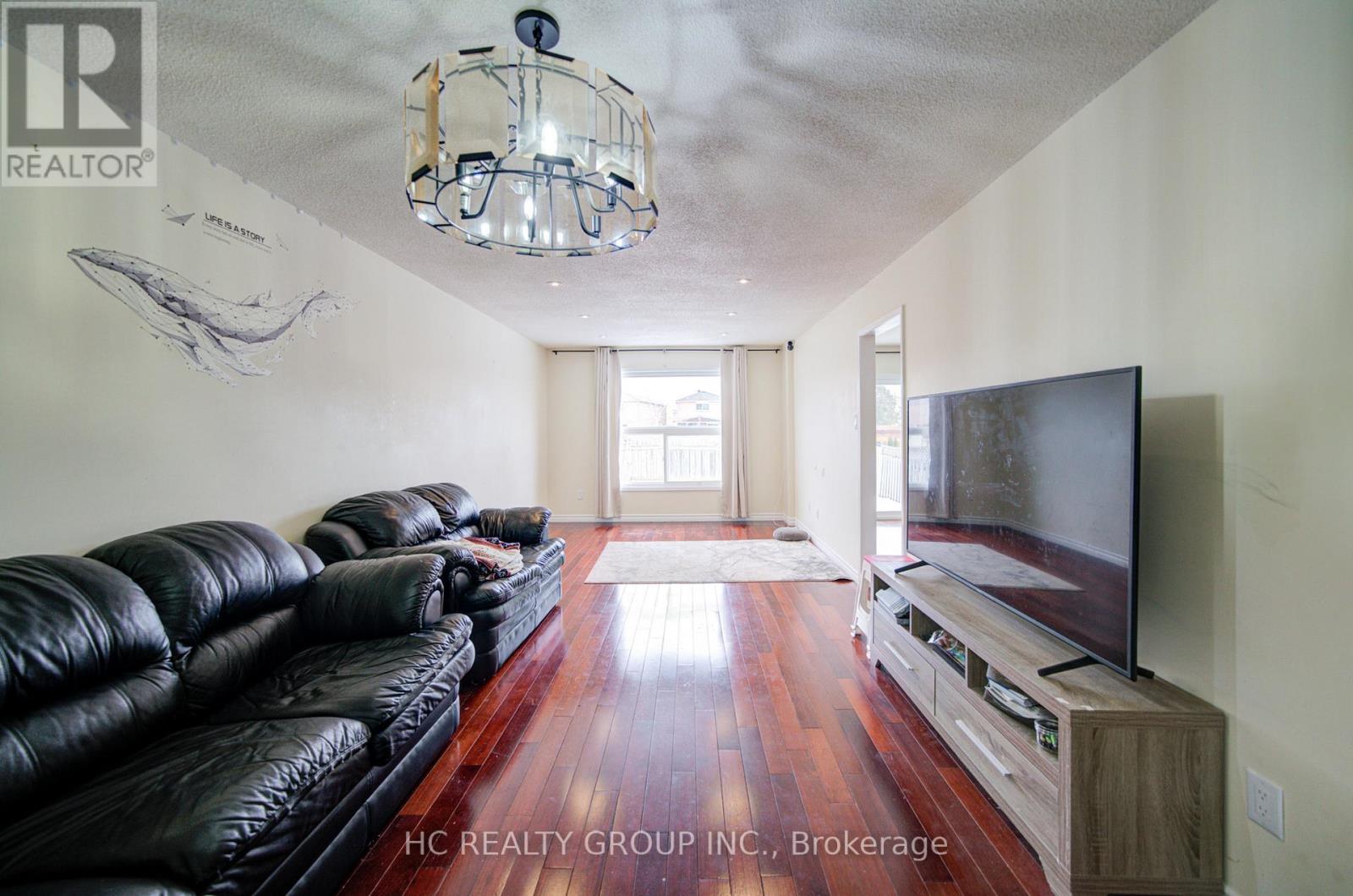 50 Lavron Court, Markham, Ontario  L3S 2P1 - Photo 12 - N12681712