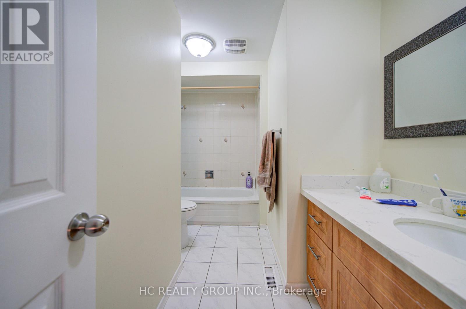 50 Lavron Court, Markham, Ontario  L3S 2P1 - Photo 22 - N12681712