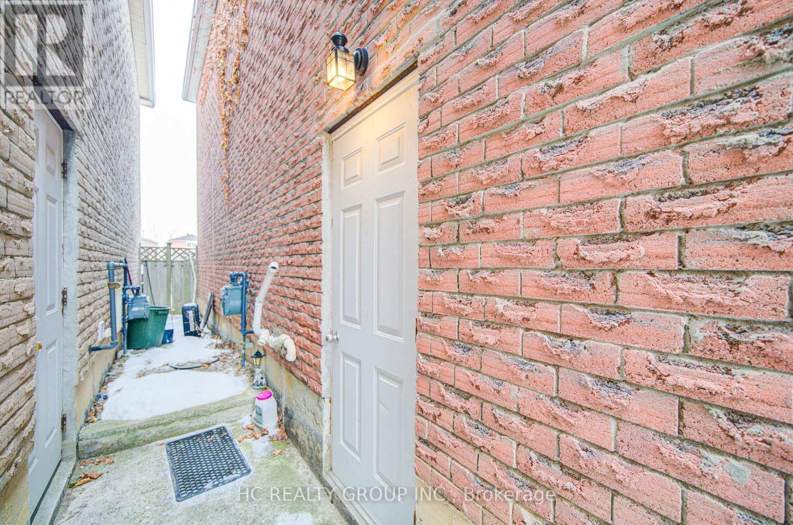 50 Lavron Court, Markham, Ontario  L3S 2P1 - Photo 23 - N12681712