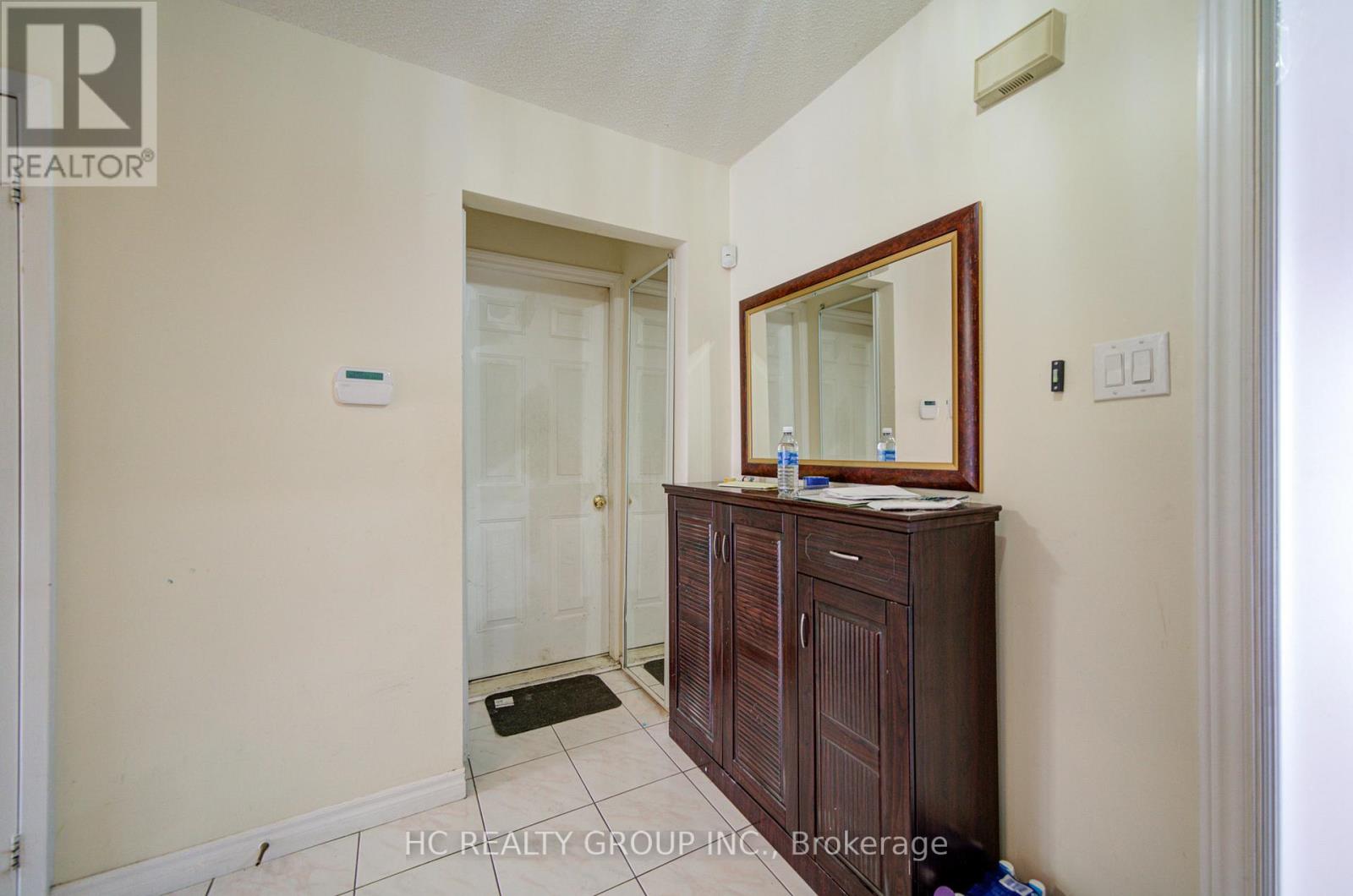 50 Lavron Court, Markham, Ontario  L3S 2P1 - Photo 6 - N12681712