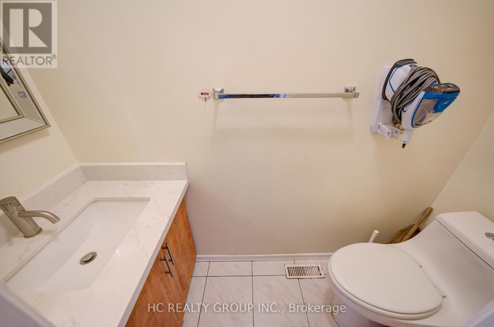 50 Lavron Court, Markham, Ontario  L3S 2P1 - Photo 7 - N12681712