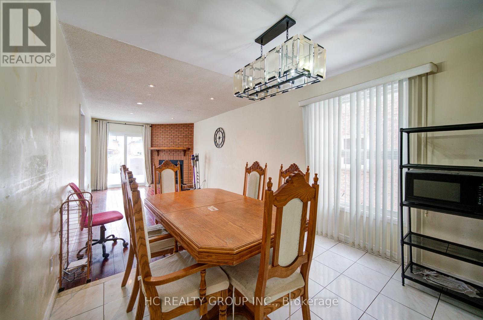 50 Lavron Court, Markham, Ontario  L3S 2P1 - Photo 8 - N12681712