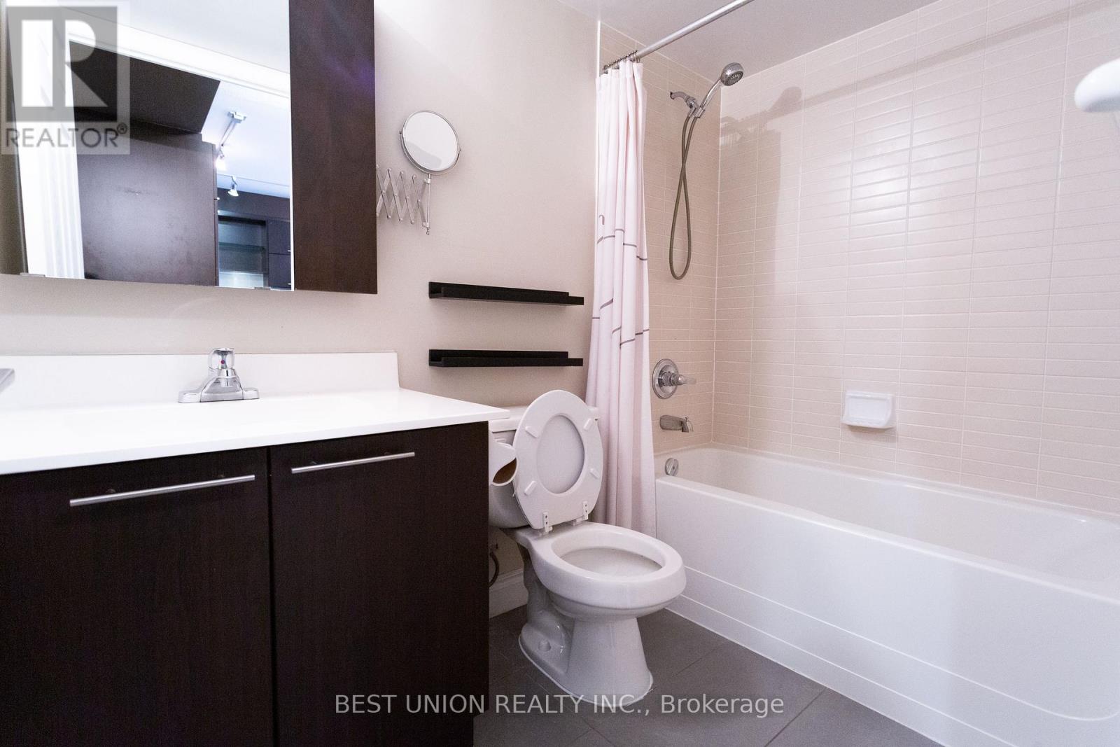 719 - 39 Galleria Parkway, Markham, Ontario  L3T 0A6 - Photo 10 - N12681740