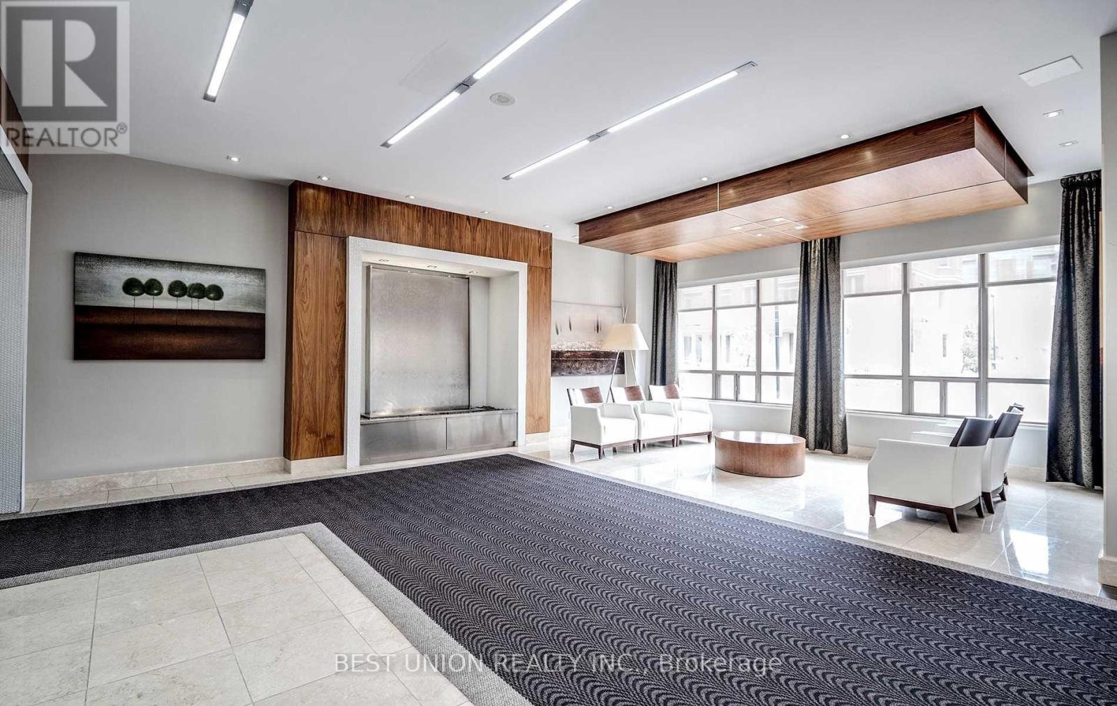 719 - 39 Galleria Parkway, Markham, Ontario  L3T 0A6 - Photo 2 - N12681740