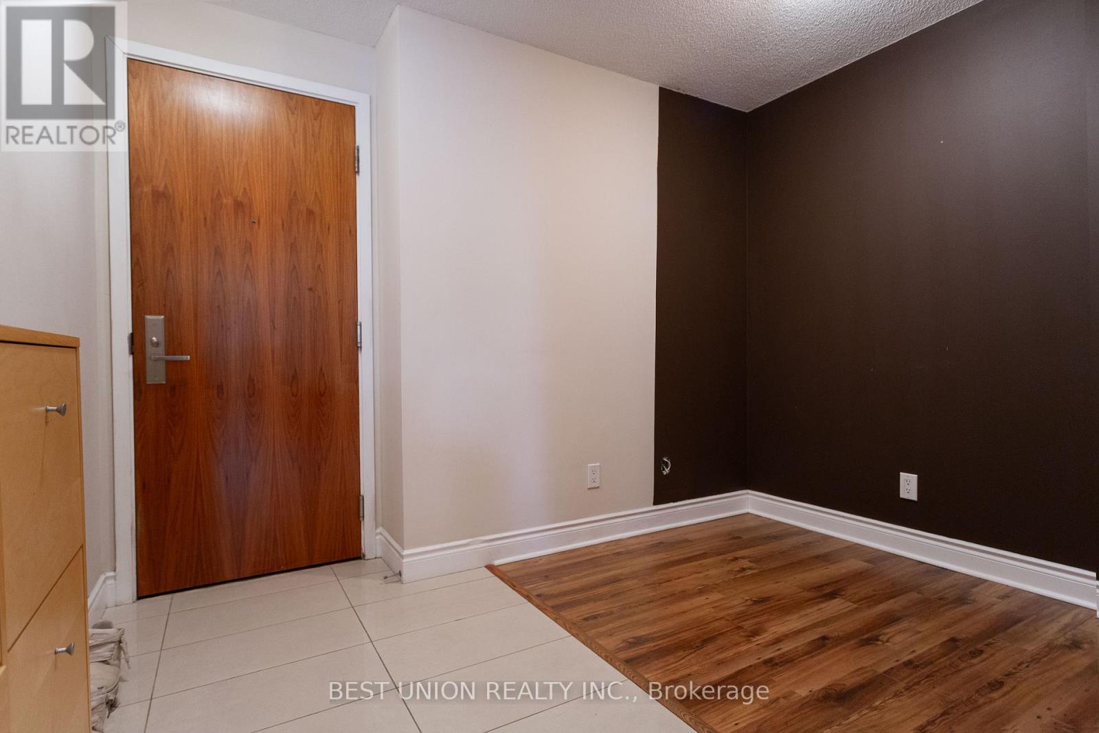 719 - 39 Galleria Parkway, Markham, Ontario  L3T 0A6 - Photo 4 - N12681740